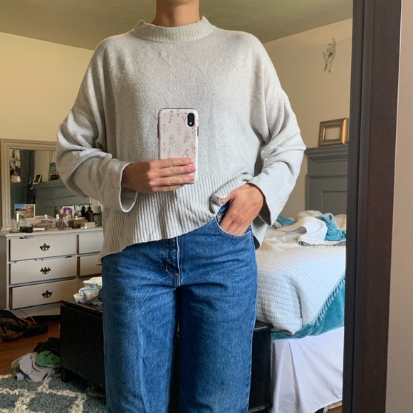 Light gray sweater. Good quality. No rips, holes, or stains. - Picture 4 of 4